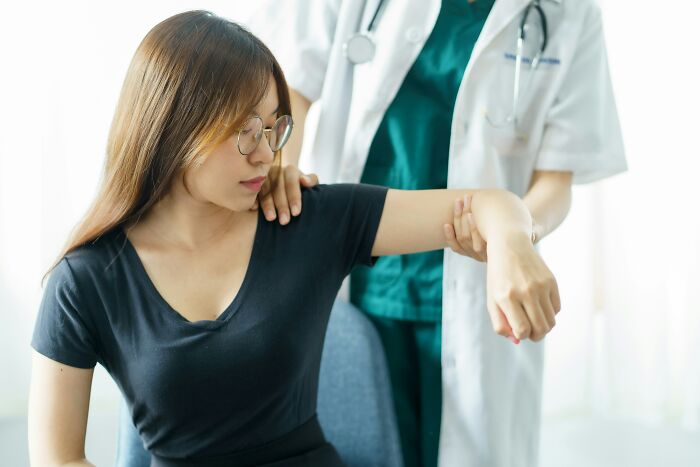 Wait, People Actually Lie THIS Much to Their Doctors? (62 Hilarious Examples)