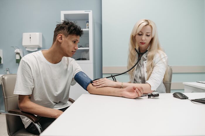 Wait, People Actually Lie THIS Much to Their Doctors? (62 Hilarious Examples)