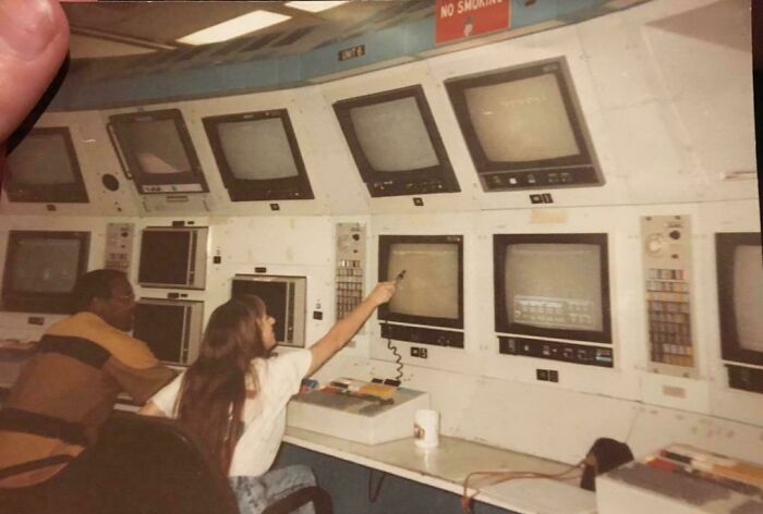 Look, It’s My Mom Rocking the 80s Tech Style!