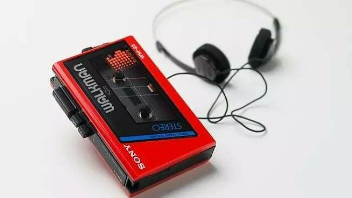 Wait, They Actually Took Pics of 80s Tech? Yeah, And It’s Hilariously Retro!