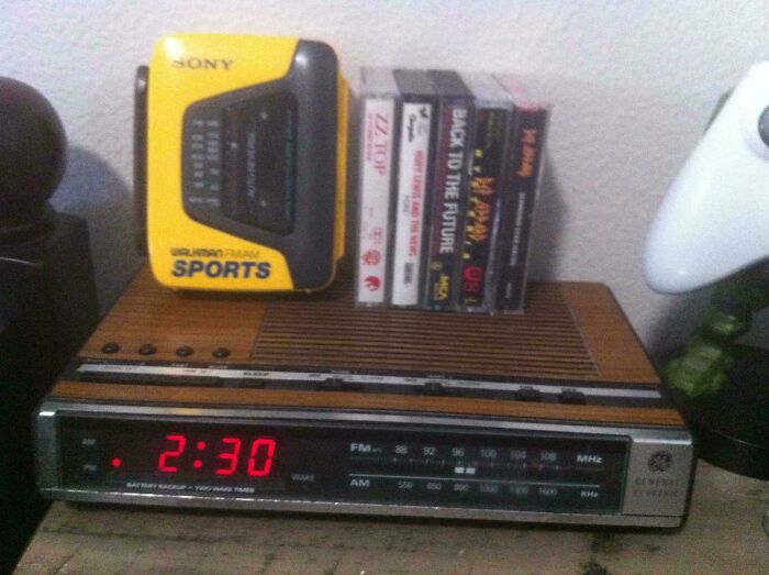 Wait, They Actually Took Pics of 80s Tech? Yeah, And It’s Hilariously Retro!