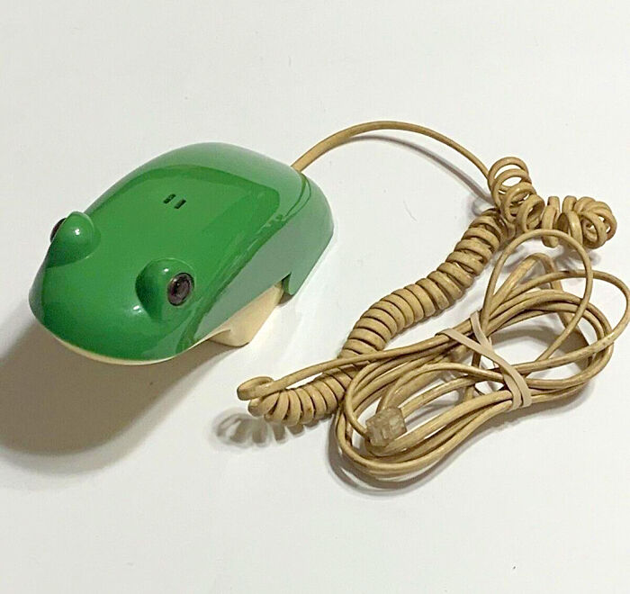 Wait, They Actually Took Pics of 80s Tech? Yeah, And It’s Hilariously Retro!