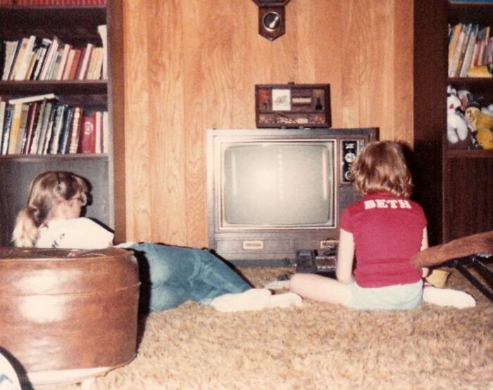 Wait, They Actually Took Pics of 80s Tech? Yeah, And It’s Hilariously Retro!