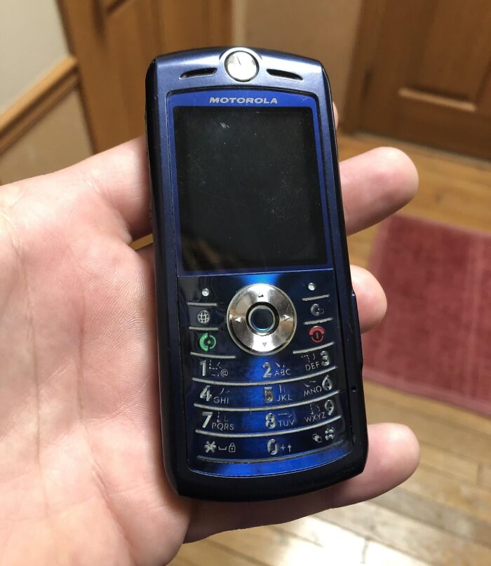 Wait, They Actually Took Pics of 80s Tech? Yeah, And It’s Hilariously Retro!