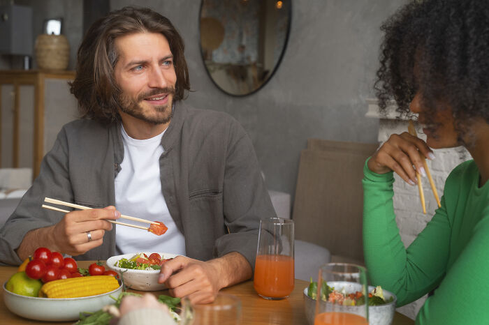 Let's Dive Into the Most Ridiculous Dating Red Flags Ever!