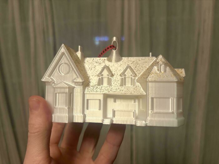 I 3D Printed My Grandma’s House As A Christmas Ornament. Hope She Loves It!