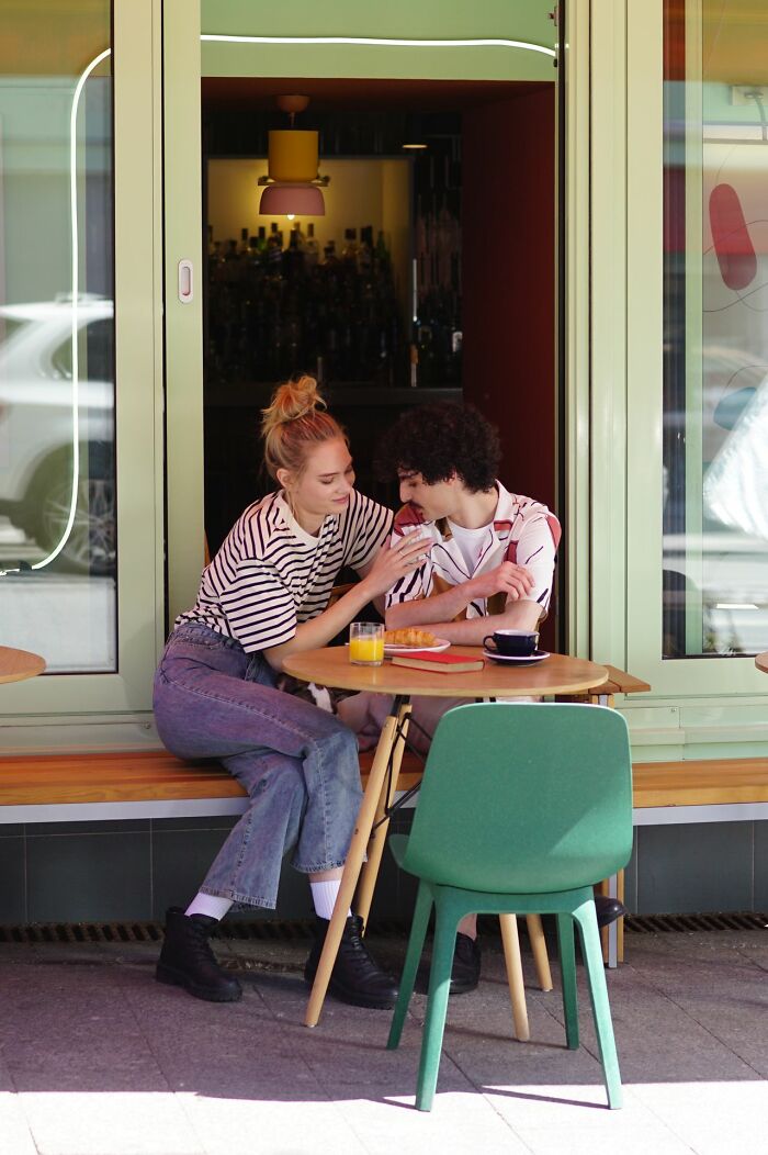Let's Eavesdrop! 54 Wildest Overheard Restaurant Moments Ever
