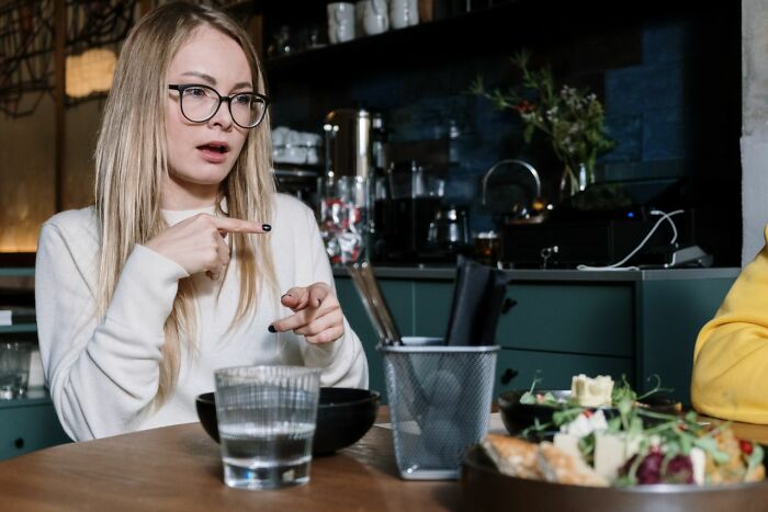 Let's Eavesdrop! 54 Wildest Overheard Restaurant Moments Ever