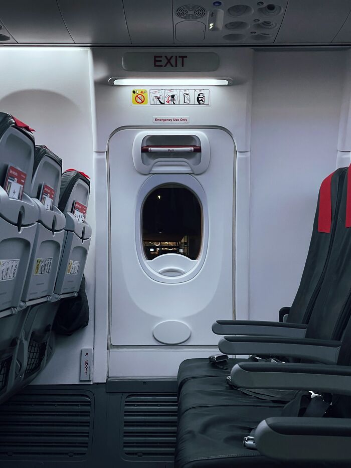 Weird Stuff That Actually Happened on Planes (No Joke)