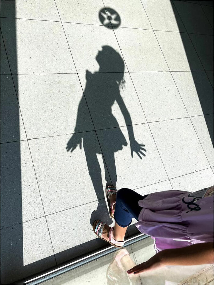 Wait, This Street Photographer Catches Crazy Coincidences You’ll Have to Look Twice To Believe!