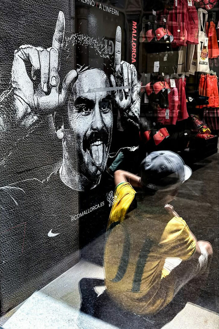 Wait, This Street Photographer Catches Crazy Coincidences You’ll Have to Look Twice To Believe!