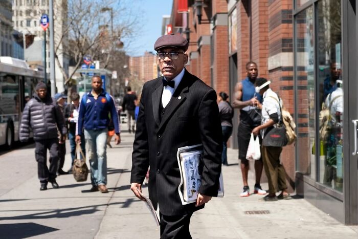 Wait, This Street Photographer Catches Crazy Coincidences You’ll Have to Look Twice To Believe!