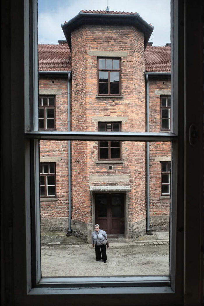 Wait, This Street Photographer Catches Crazy Coincidences You’ll Have to Look Twice To Believe!