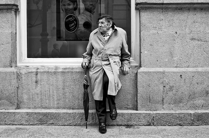 Wait, This Street Photographer Catches Crazy Coincidences You’ll Have to Look Twice To Believe!