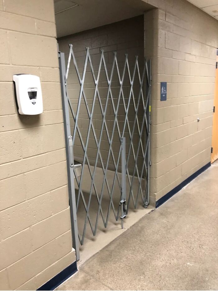 School Locks The Bathrooms Between Classes. Why?