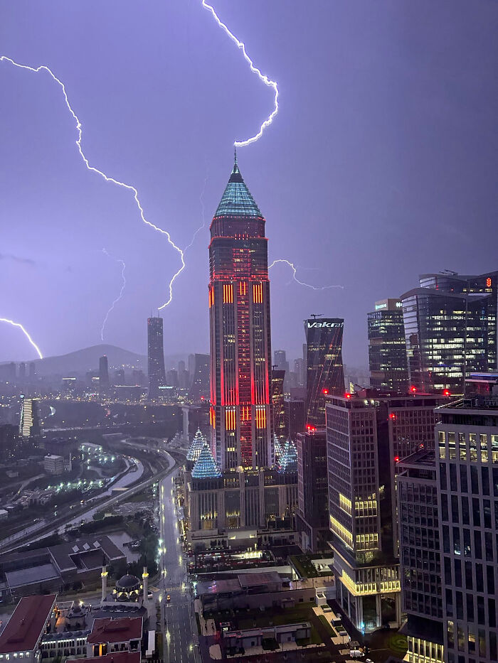 Istanbul Financial Center – One of Erdogan’s Faves... And It Looks the Part