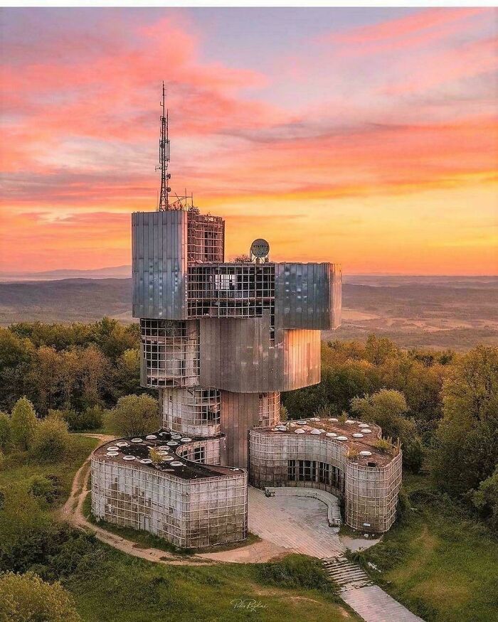 Let's Peek at the 93 Most 'Evil' Buildings You Won't Stop Staring At