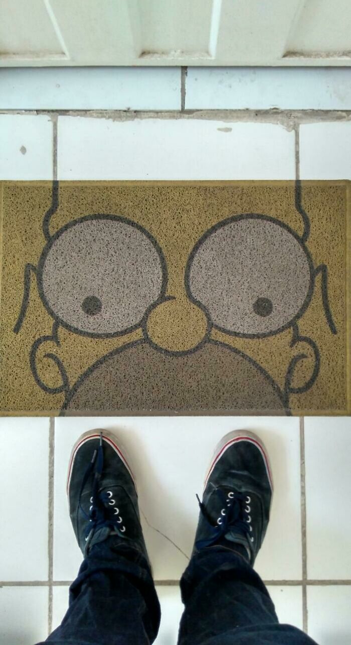 The Homer Simpson On My Welcome Mat Fits The Floor Tile So Well It’s Like He’s Stepping Right In!