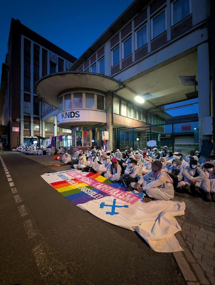 Climate Action Group “Ende Gelände” Throws Down at Weapons Maker