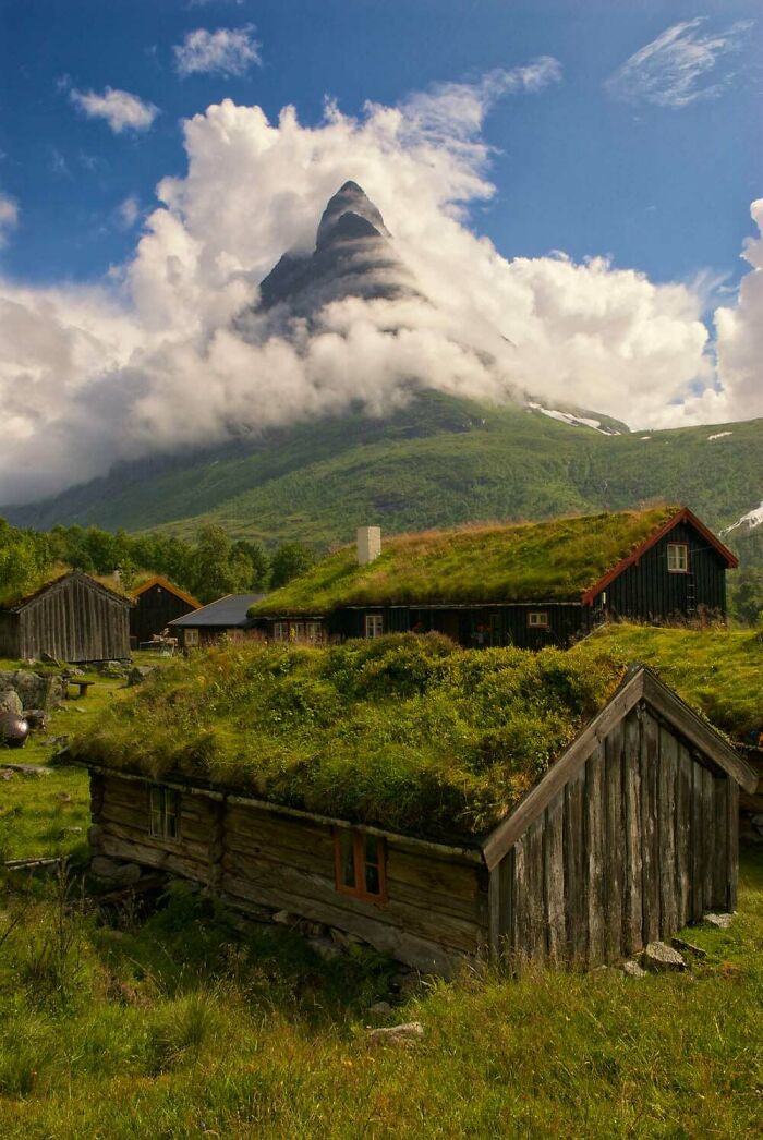 Welcome To Renndølsetra, Norway