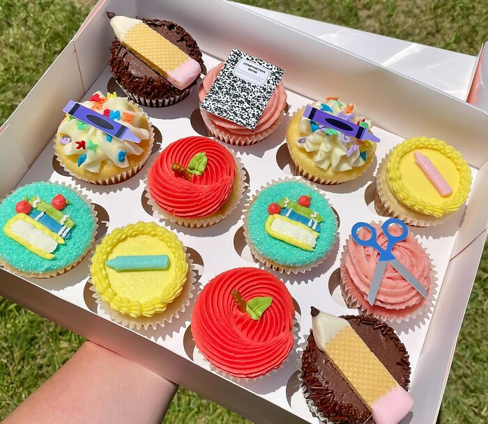 Back to School Cupcakes For My Kids’ Classroom – So Much Fun Making These!