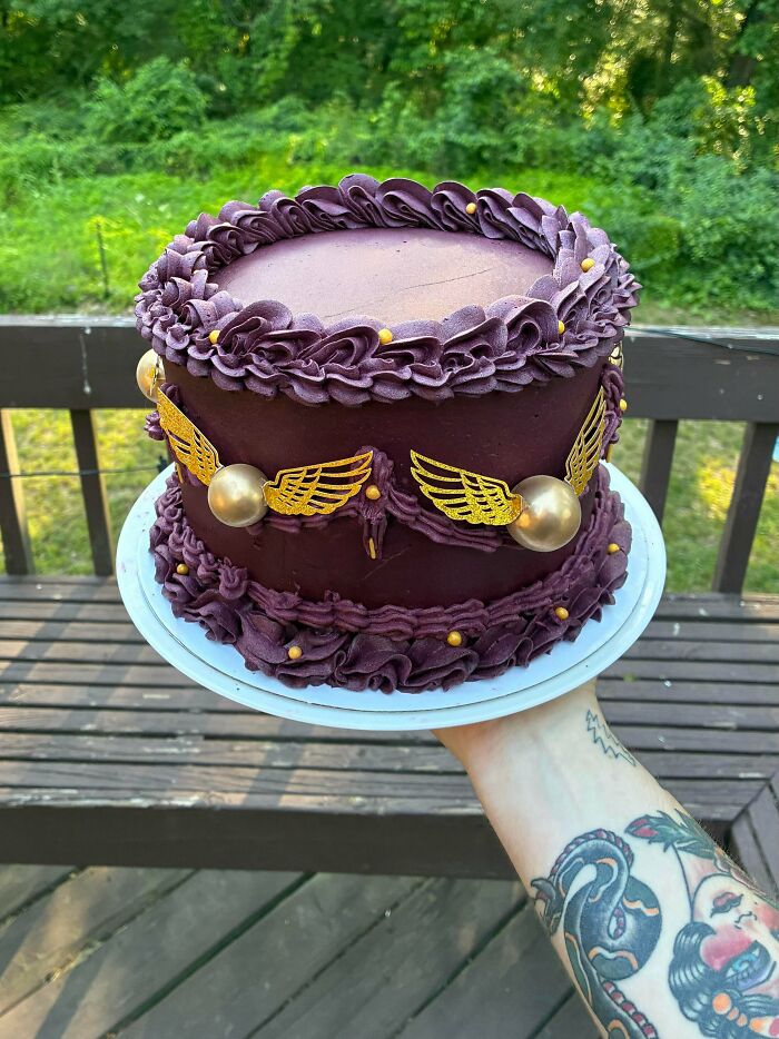 First Vintage Style Cake Attempt! It’s Got That Classic Charm