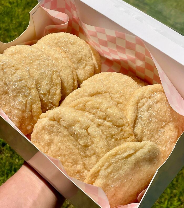 Soft & Chewy Vanilla Bean Sugar Cookies That Mysteriously Disappear