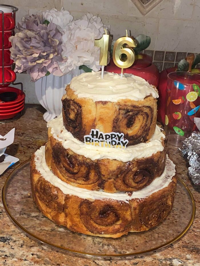 Cinnamon Roll Cake That’s Basically A Cinnabon In Disguise