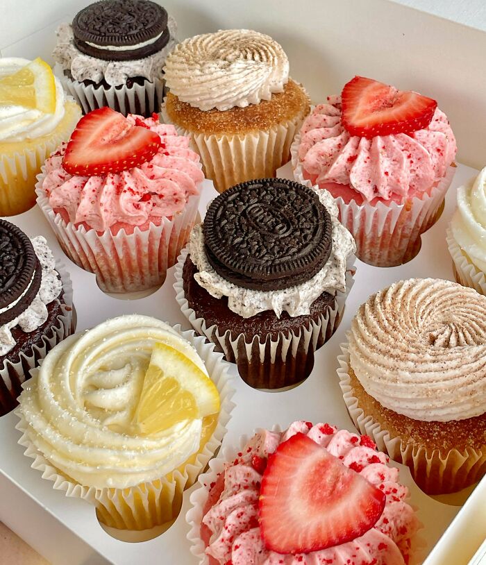 A Bunch Of Cupcakes I Made Lately: Lemon, Strawberry, Churro & Cookies & Cream