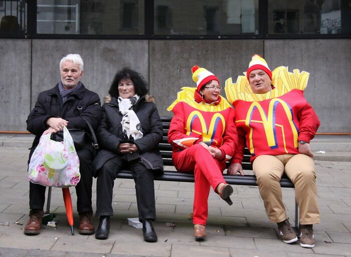 These 100 Street Photos Captured Everyday Life... But Make It Awesome!