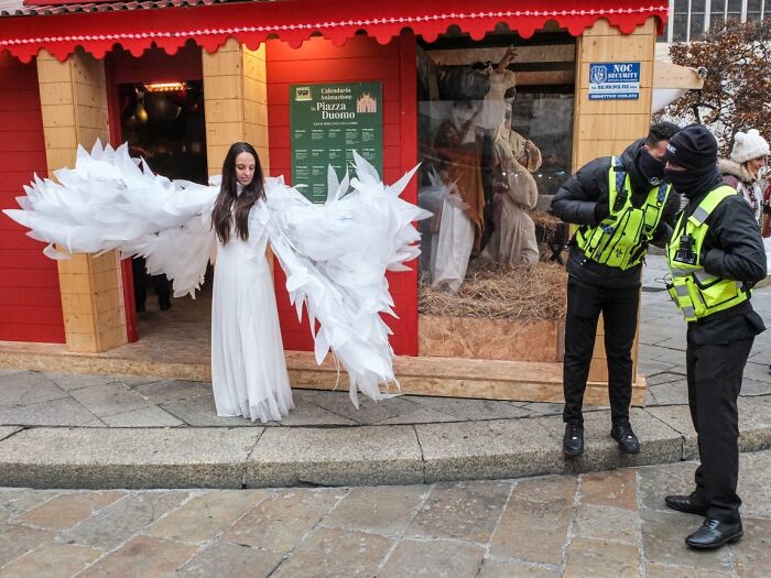 These 100 Street Photos Captured Everyday Life... But Make It Awesome!