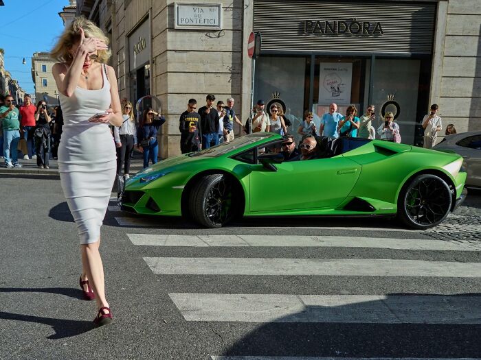These 100 Street Photos Captured Everyday Life... But Make It Awesome!