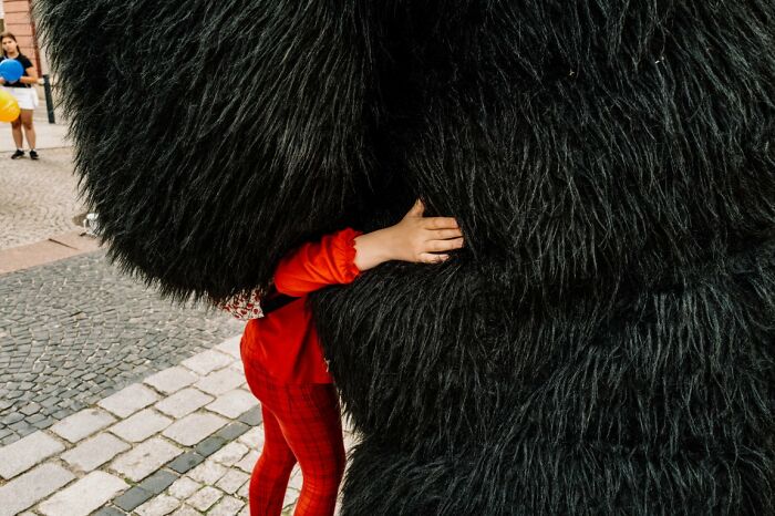 These 100 Street Photos Captured Everyday Life... But Make It Awesome!