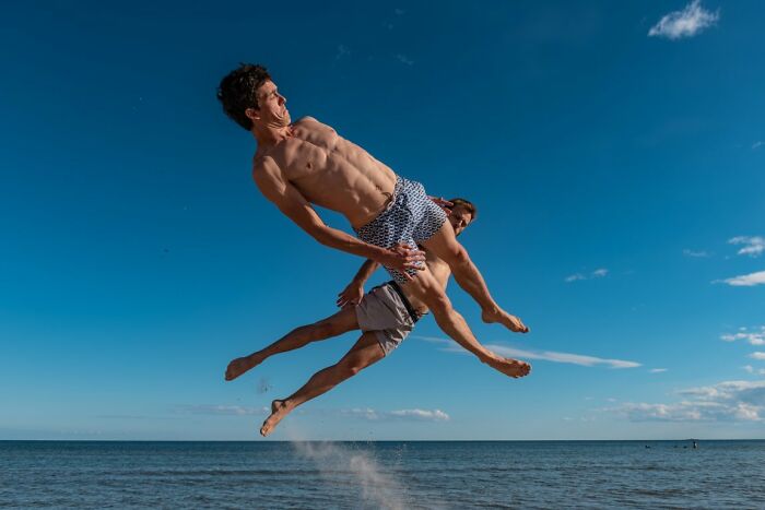 These 100 Street Photos Captured Everyday Life... But Make It Awesome!