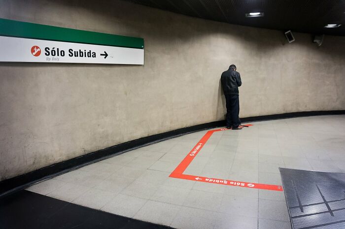 These 100 Street Photos Captured Everyday Life... But Make It Awesome!