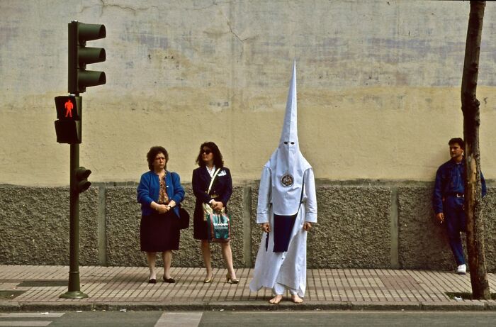These 100 Street Photos Captured Everyday Life... But Make It Awesome!