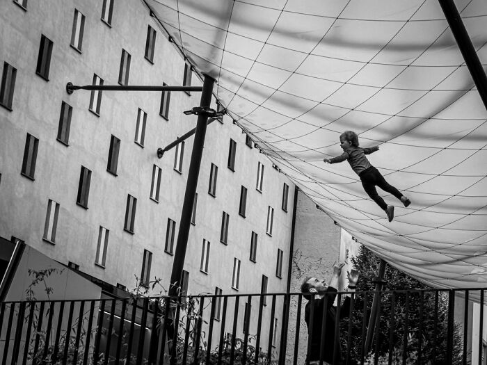 These 100 Street Photos Captured Everyday Life... But Make It Awesome!