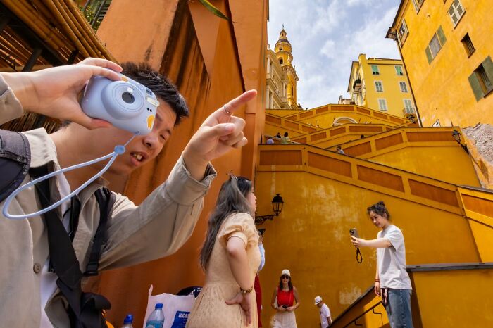 These 100 Street Photos Captured Everyday Life... But Make It Awesome!