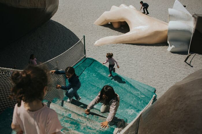 These 100 Street Photos Captured Everyday Life... But Make It Awesome!