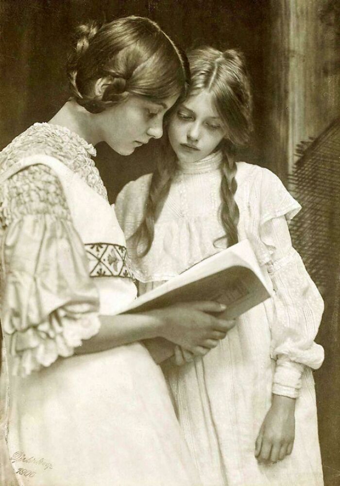 Time Traveling Through 77 Old Photos That Make You Go, "Whoa, People Were Like That?!"