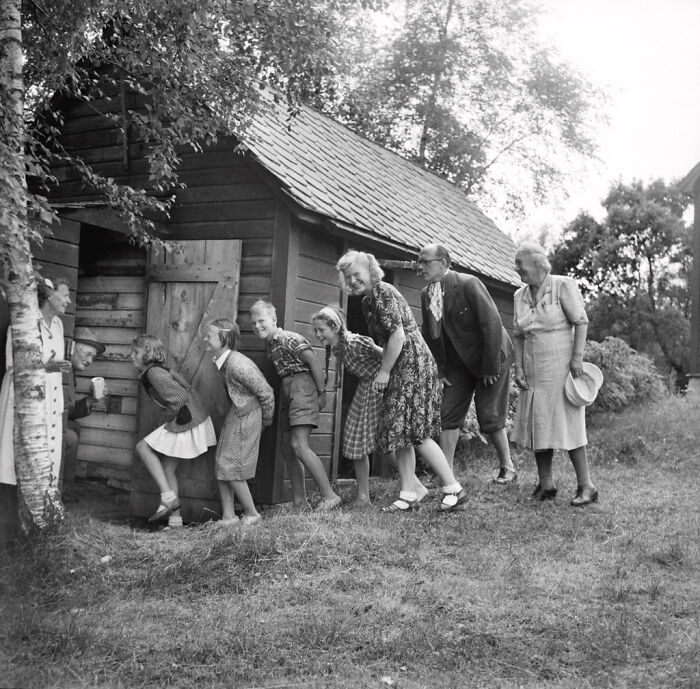 Time Traveling Through 77 Old Photos That Make You Go, "Whoa, People Were Like That?!"