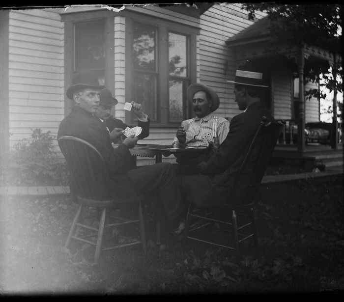Time Traveling Through 77 Old Photos That Make You Go, "Whoa, People Were Like That?!"