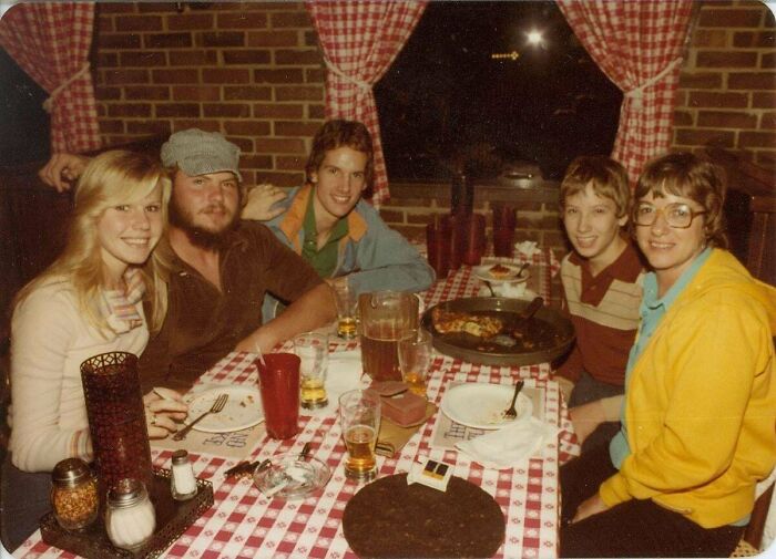 Time Traveling Through 77 Old Photos That Make You Go, "Whoa, People Were Like That?!"