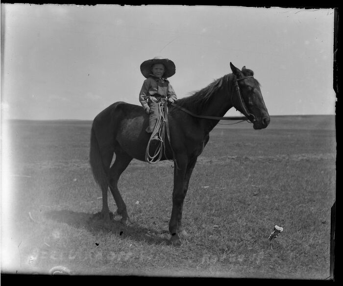 Time Traveling Through 77 Old Photos That Make You Go, "Whoa, People Were Like That?!"