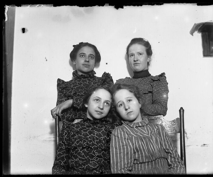 Time Traveling Through 77 Old Photos That Make You Go, "Whoa, People Were Like That?!"