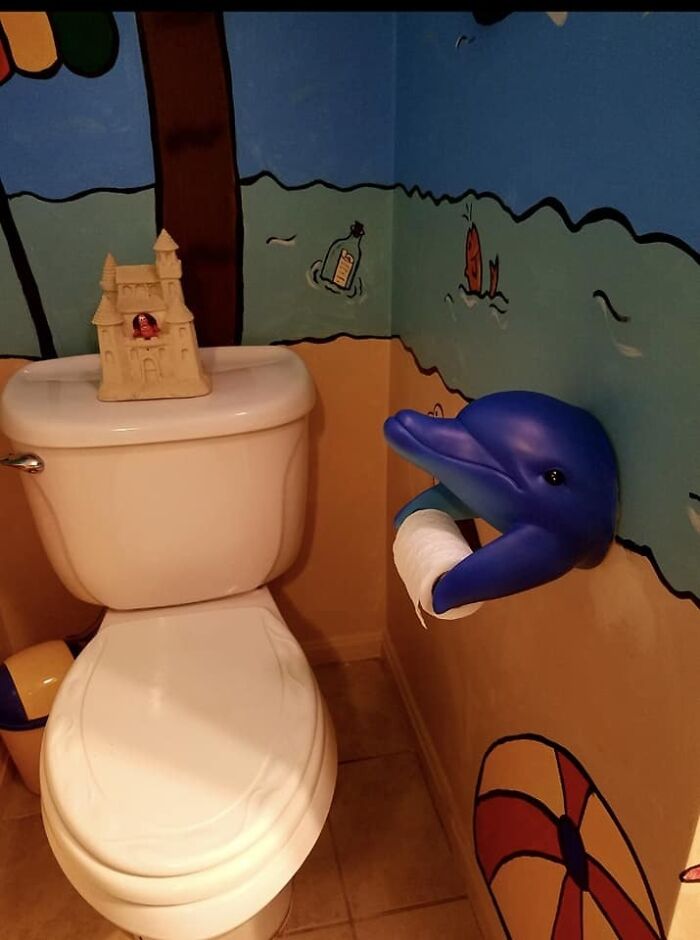 Flipper Toilet Paper Holder – Because Why Not?