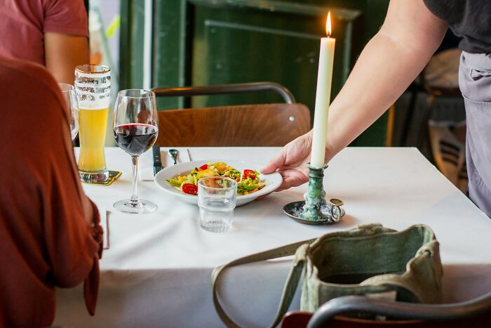 Wait, These 48 Americans Moved to Europe and Spilled the Wildest Culture Shocks