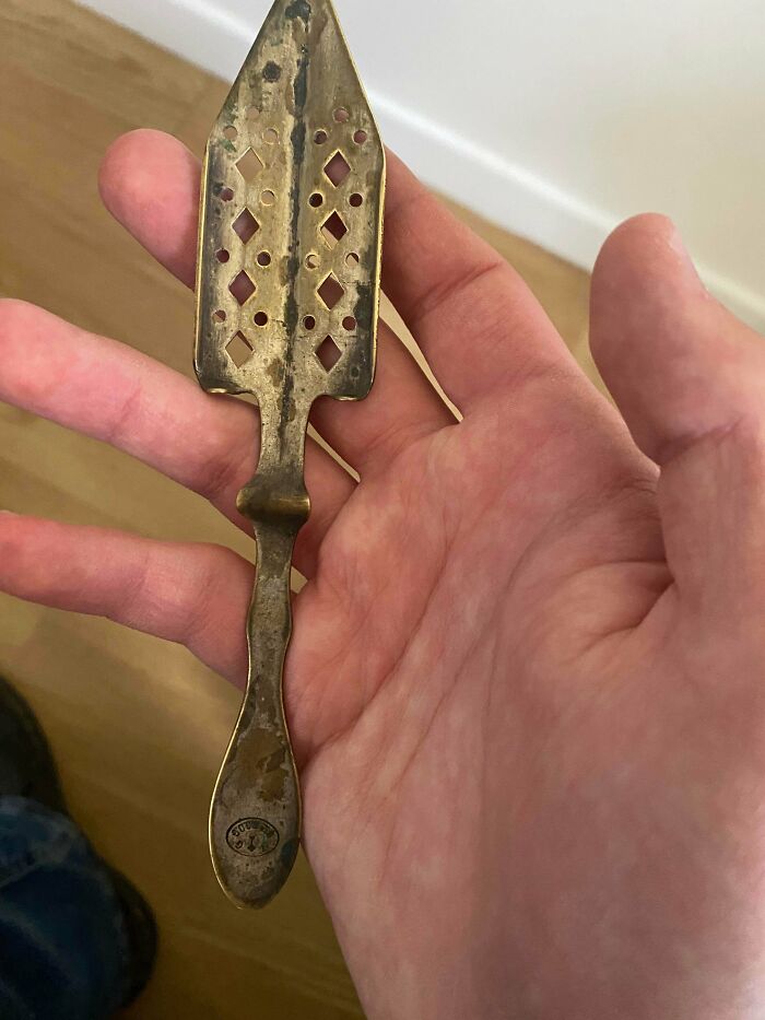 Is This Flea Market Spoon Safe? The Big Lead Question – France