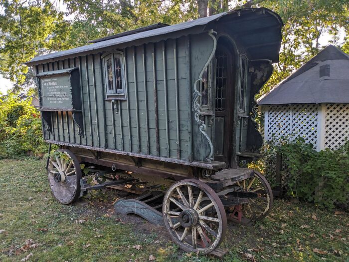 Moving a Super Old Gypsy Wagon – USA’s Big Question