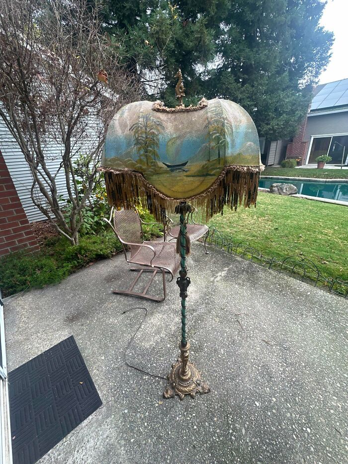 Intricate Antique Lamp – USA’s Family Heirloom Glow